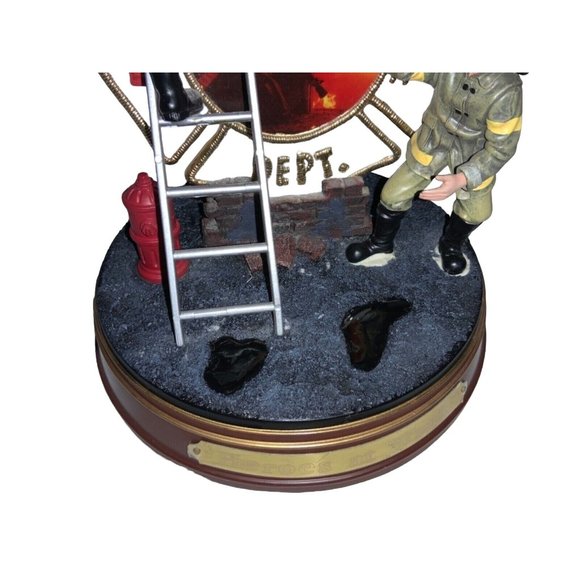 Bradford Exchange Firemen " Heroes At Work " Limited Firefighter Series Figurine - Picture 4 of 9